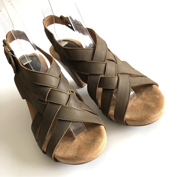 Giani Bernini Justyne Woven Block Heel Sandals - Picture 5 of 15